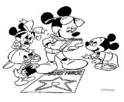 Coloriage Mickey avec ses enfants