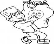 Coloriage enfant avec un costume de Frankenstein recolte un grand sac de friandise pour halloween