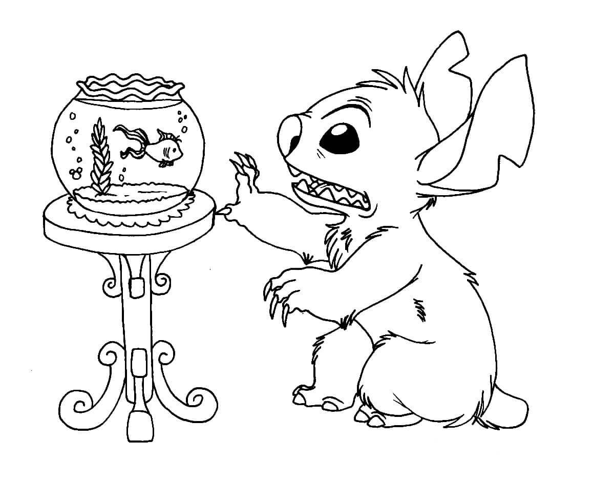 Coloriage Stitch Regarde Un Poisson Rouge - Stitch à imprimer